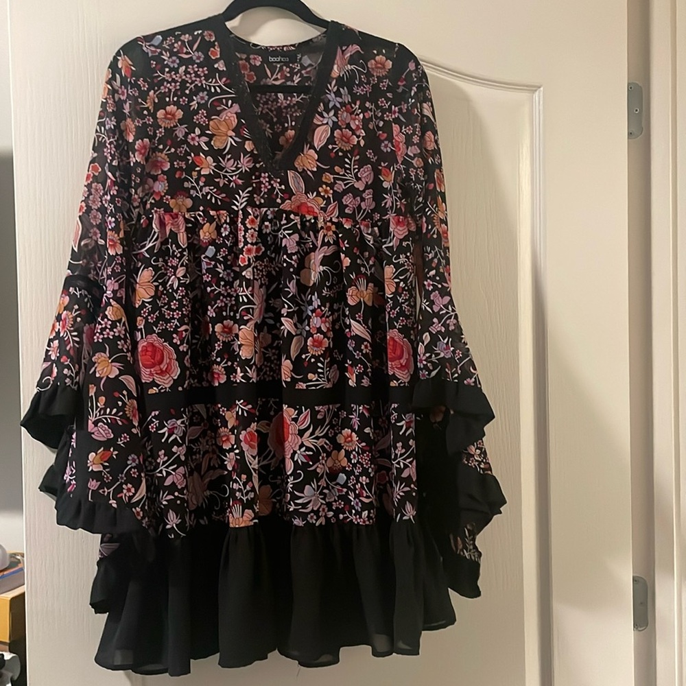 Flowy floral mini dress